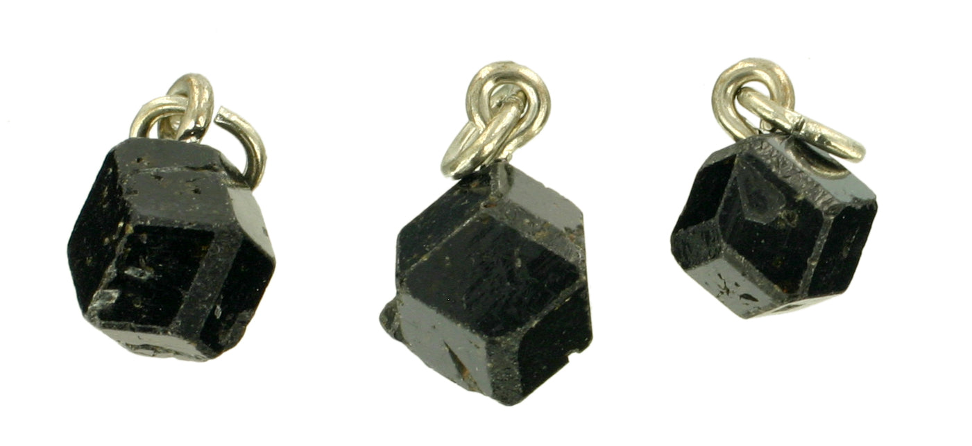 Granatkristallanhänger schwarz