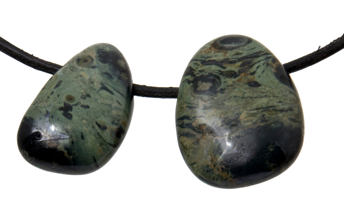 Kambabastein (Rhyolith) Tropfen durchbohrt