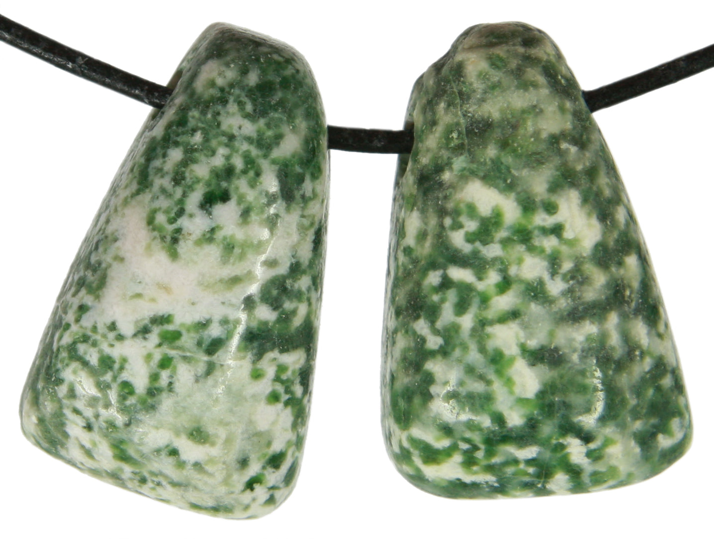 Jade (Nephrit gefleckt)