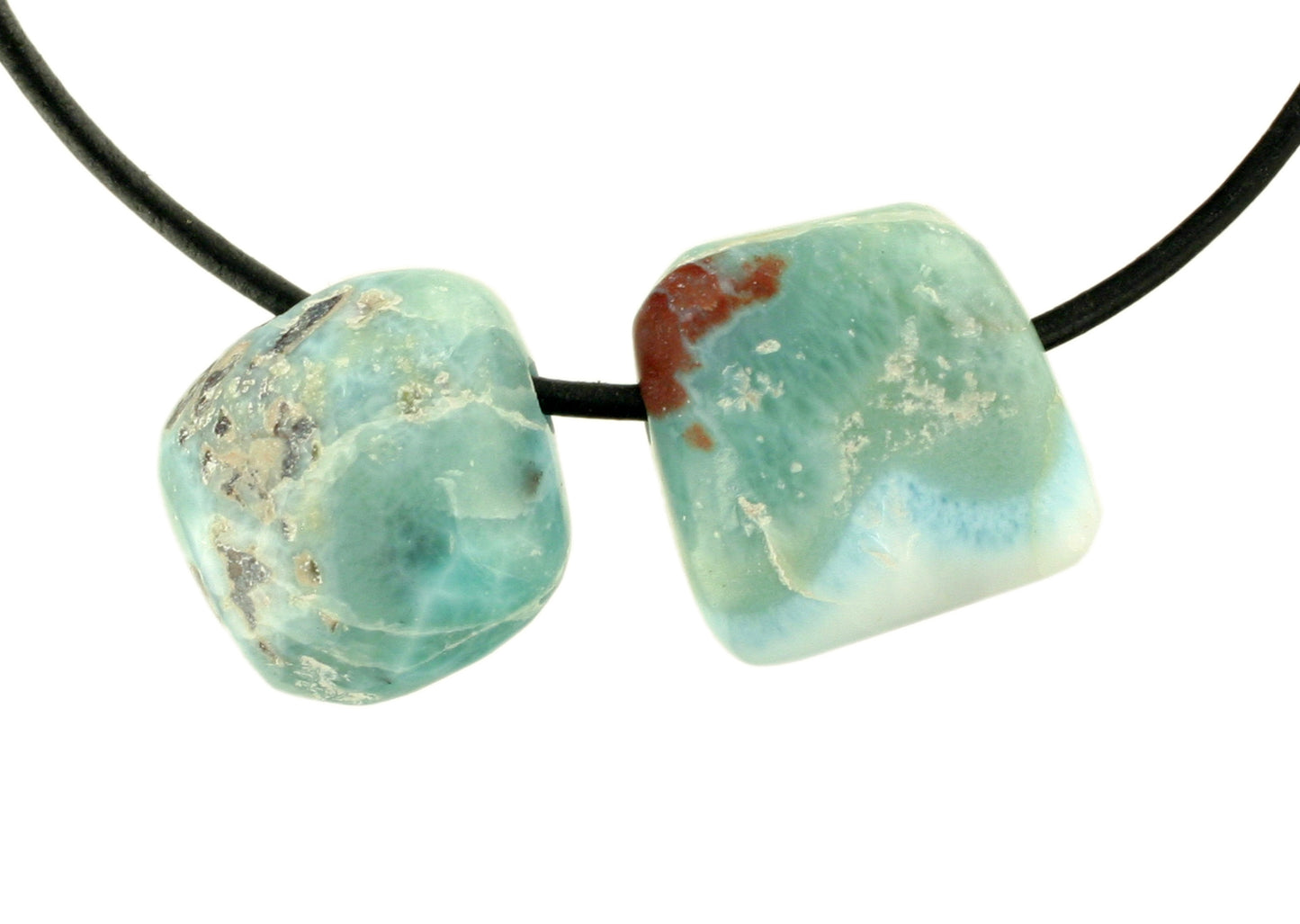 Larimar Trommelstein durchbohrt
