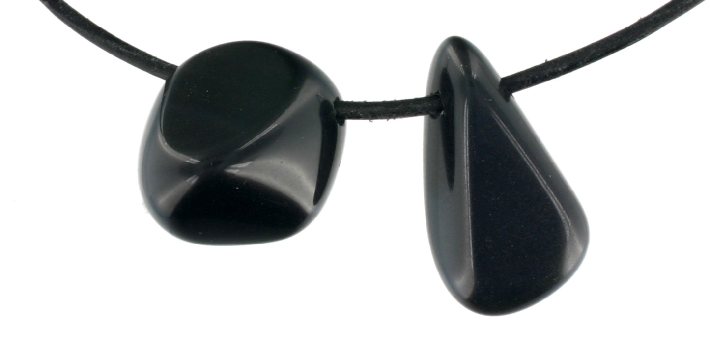Obsidian schwarz Trommelstein durchbohrt