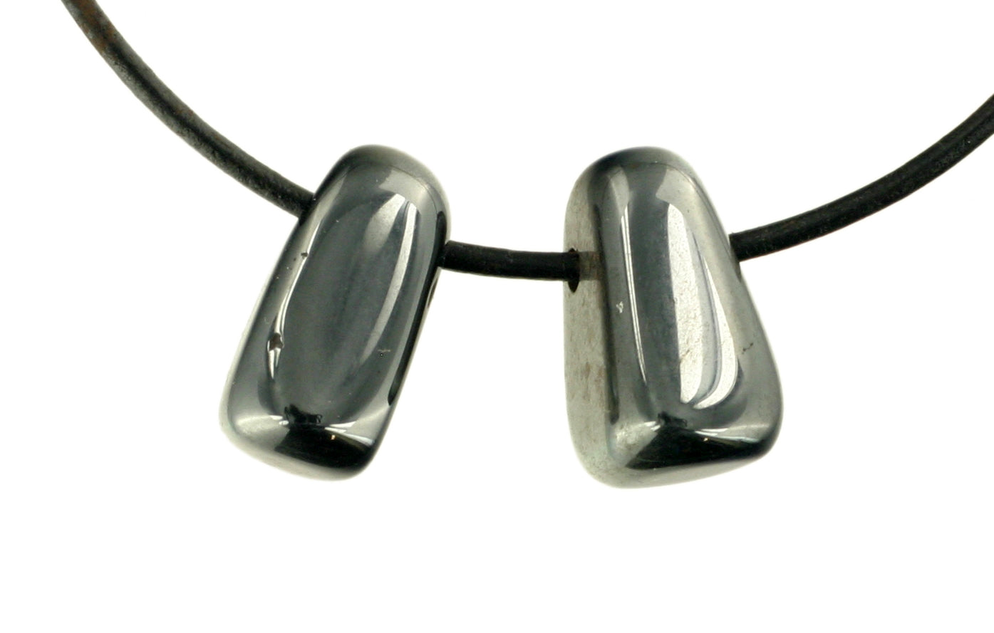 Hämatit-Magnetit Trommelstein klein durchbohrt