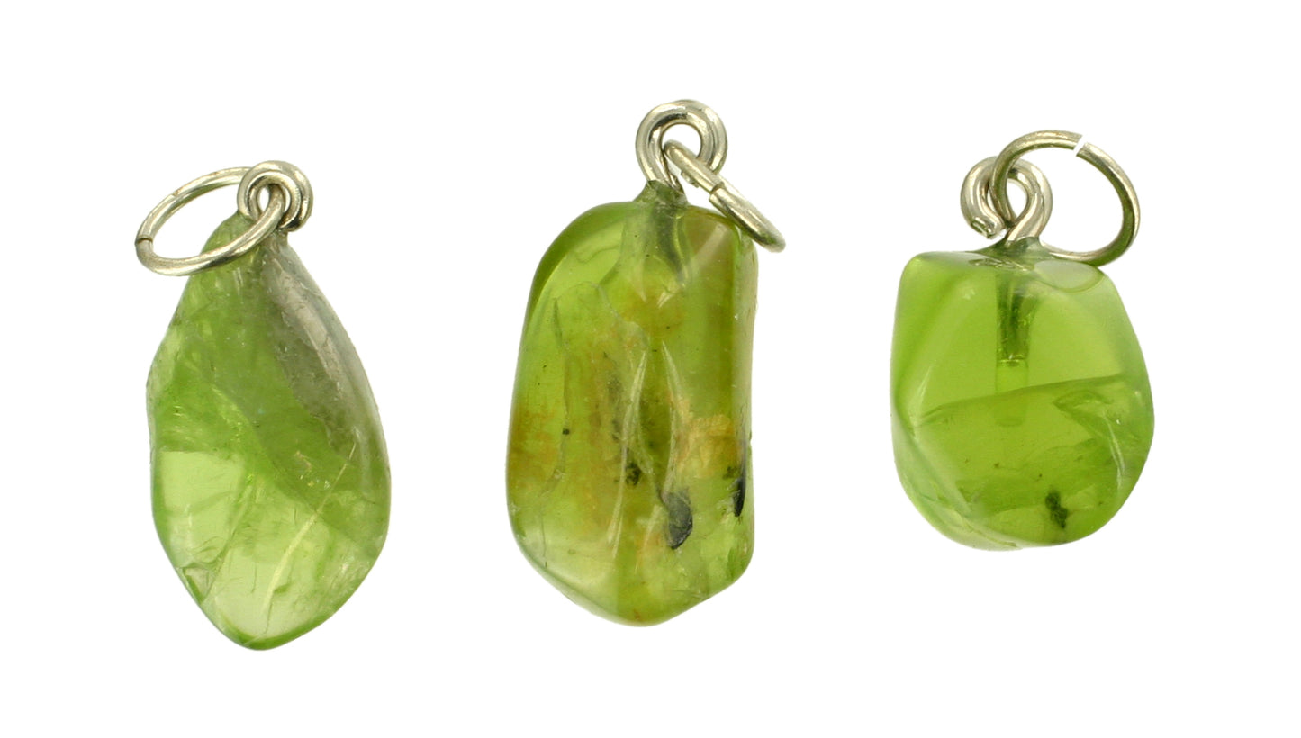 Peridot ca. 10 bis 15 mm Trommelsteinanhänger