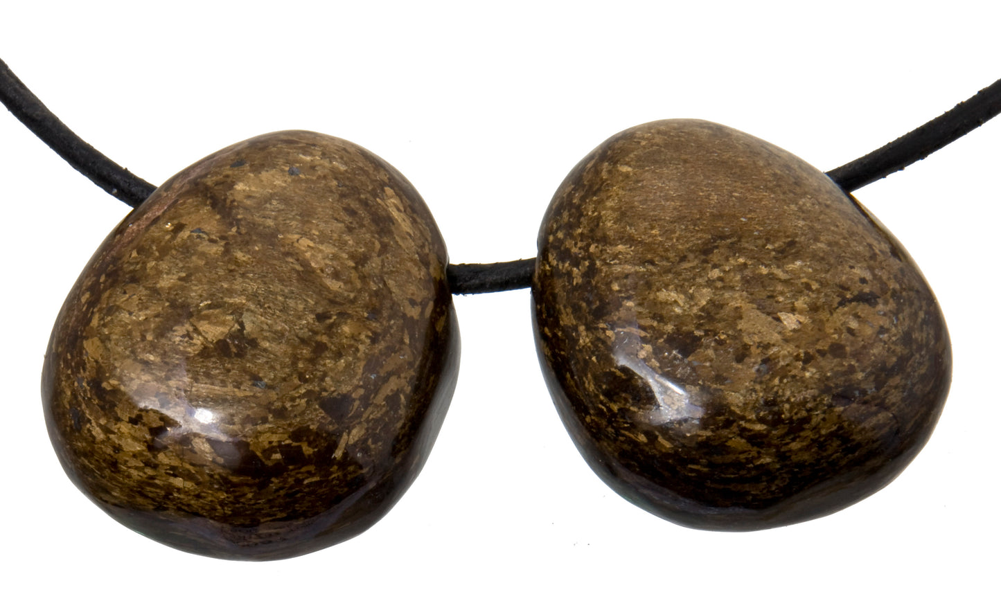 Bronzit Tropfen durchbohrt