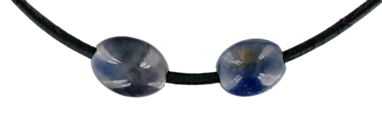 Safir oval durchbohrt
