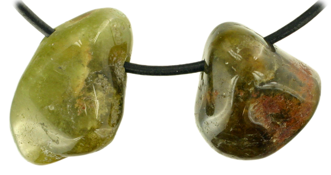 Grossular Trommelstein durchbohrt