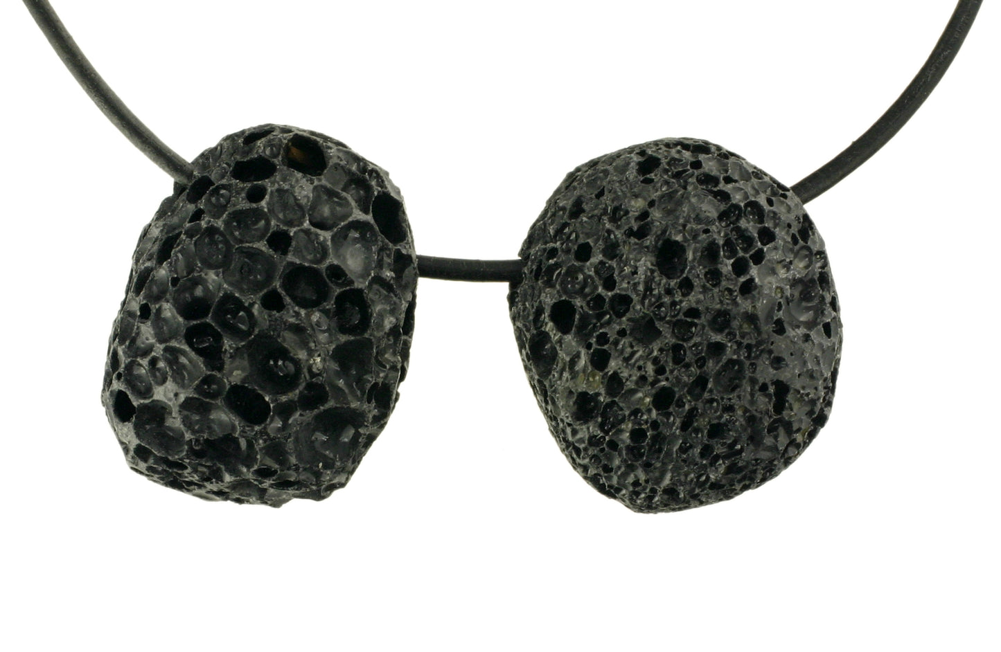 Lava Trommelstein durchbohrt