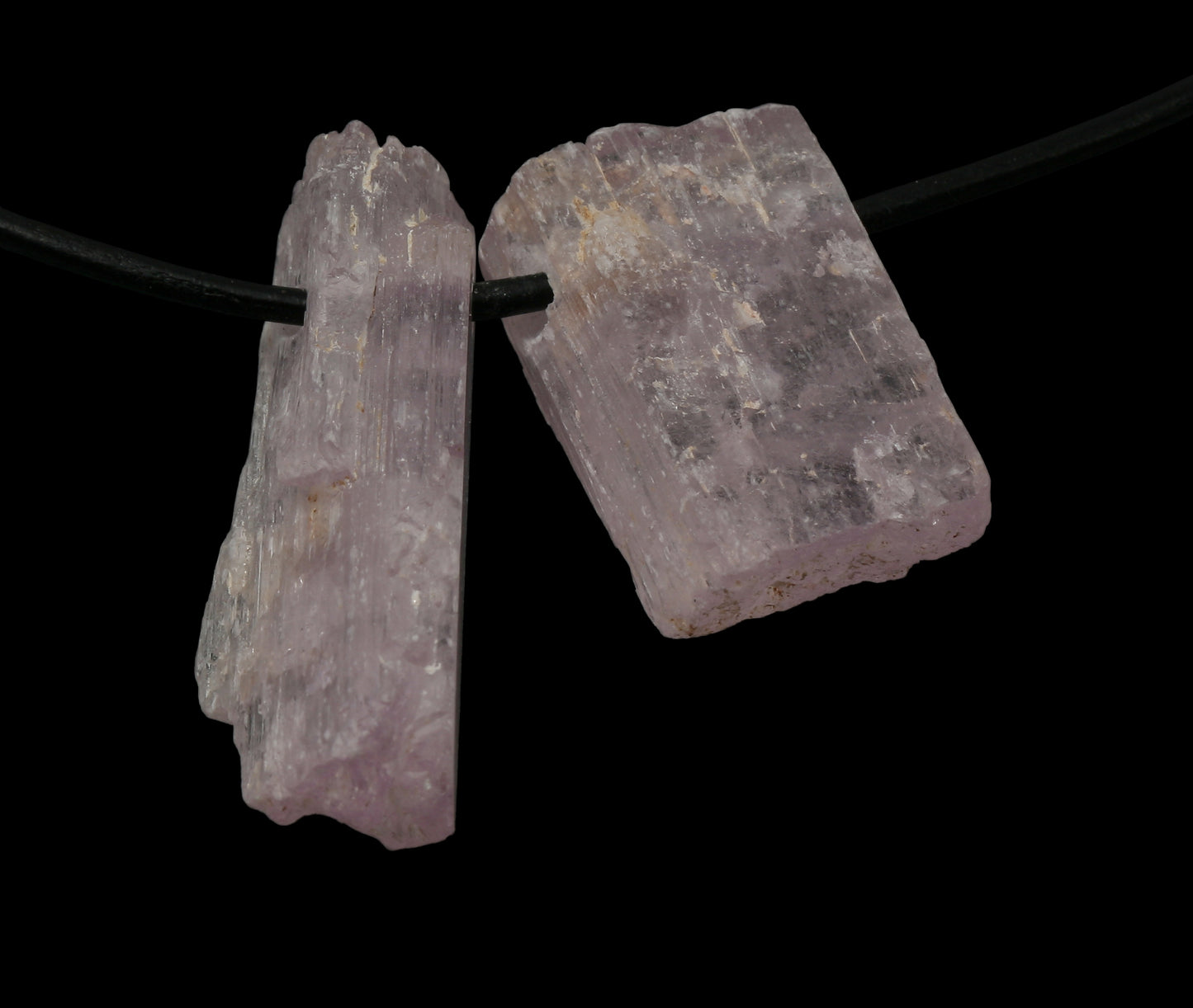 Kunzit rosa Rohstein Anhänger durchbohrt