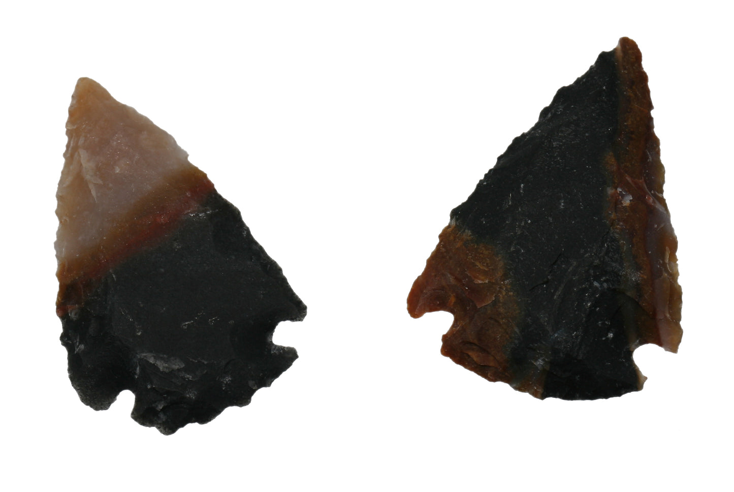 Sardonyx Pfeilspitze Rohstein gekerbt für Lederband